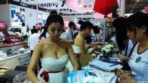 杨小曼爆料买车视频,明星购车背后的故事 第3张 杨小曼爆料买车视频,明星购车背后的故事 第3张